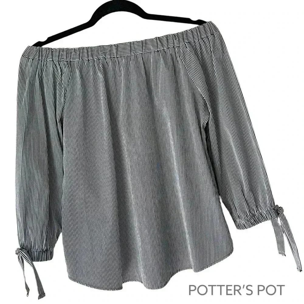 POTTER’S POT | NWOT | OFF SHOULDER BLUE & WHITE STRIPE TIE SLEEVE TOP | SMALL